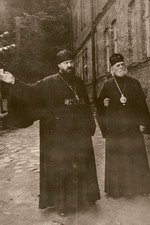 29 августа 1953 г. с митр. Григорием в Псково-Печерском м-ре