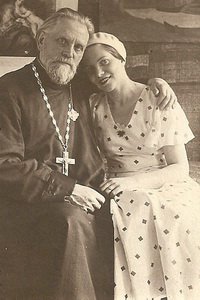Последний снимок о. Николая с дочерью Верой