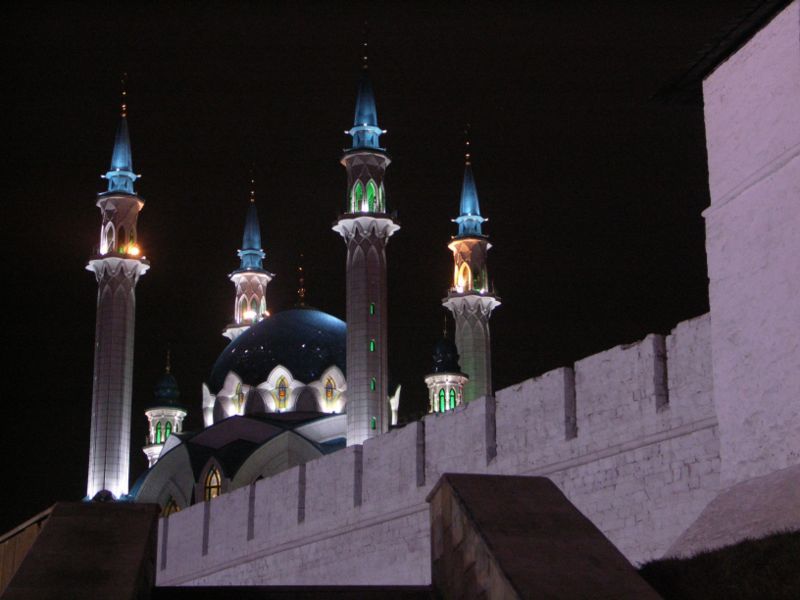 http://www.bogoslov.ru/data/967/315/1234/801px-Qolsharif_mosque_in_Kazan_Kremlin_13_11_05.jpg